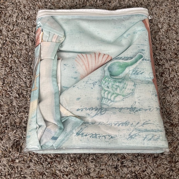 Shower curtain - Picture 3 of 3